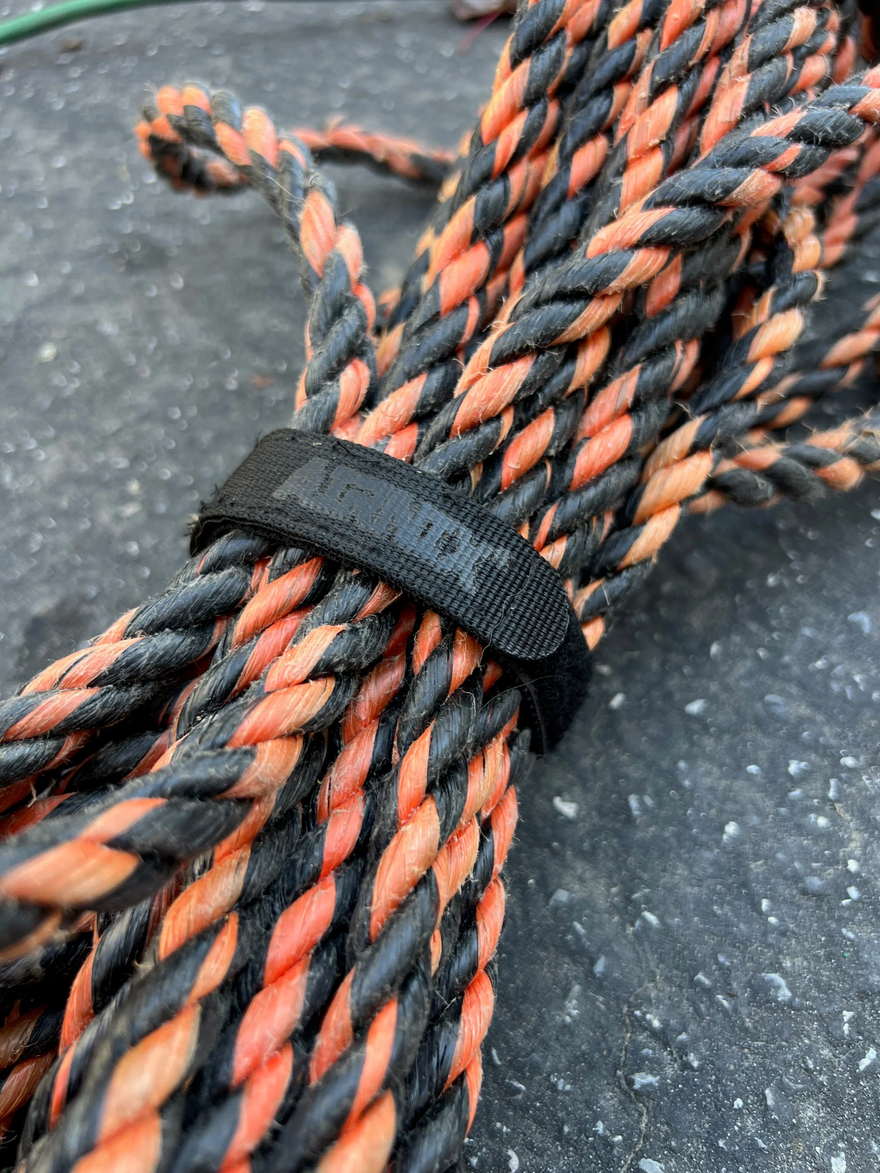 AIRNIX 12" x .75" (9.5" useable) Nylon Webbing Hook & Loop Cinch Strap