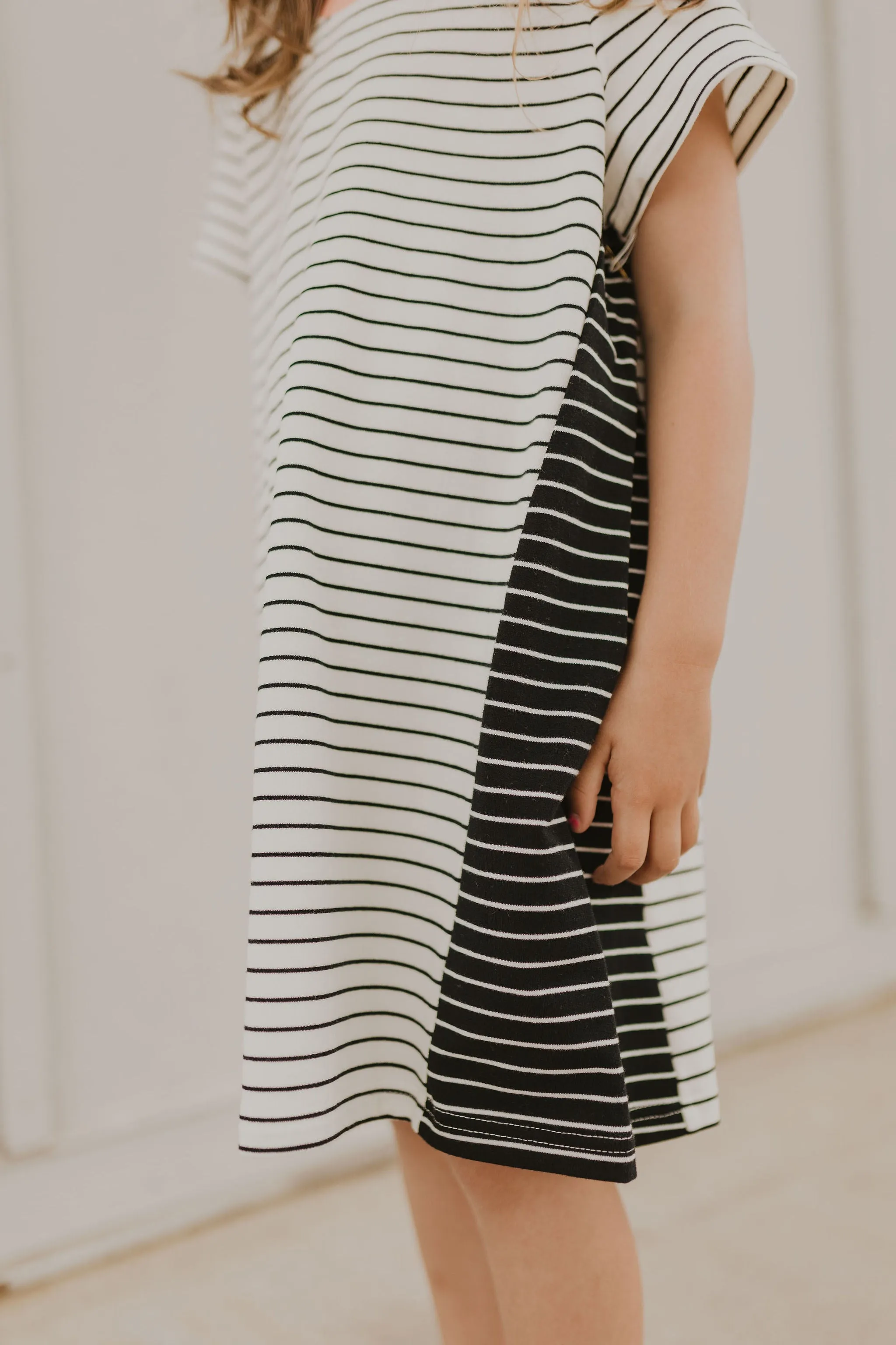 GIRLS SHORT SLEEVE STRIPED DRESS