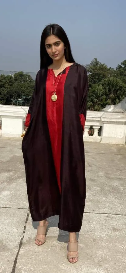 Hanshu   I    Monk Kaftan Red Black