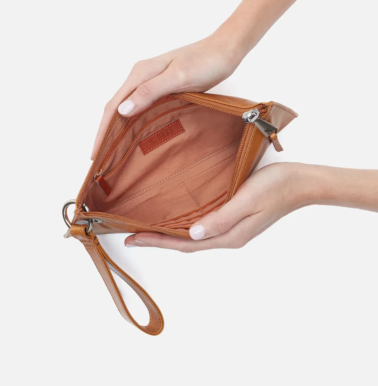 Hobo VIDA Wristlet - Natural