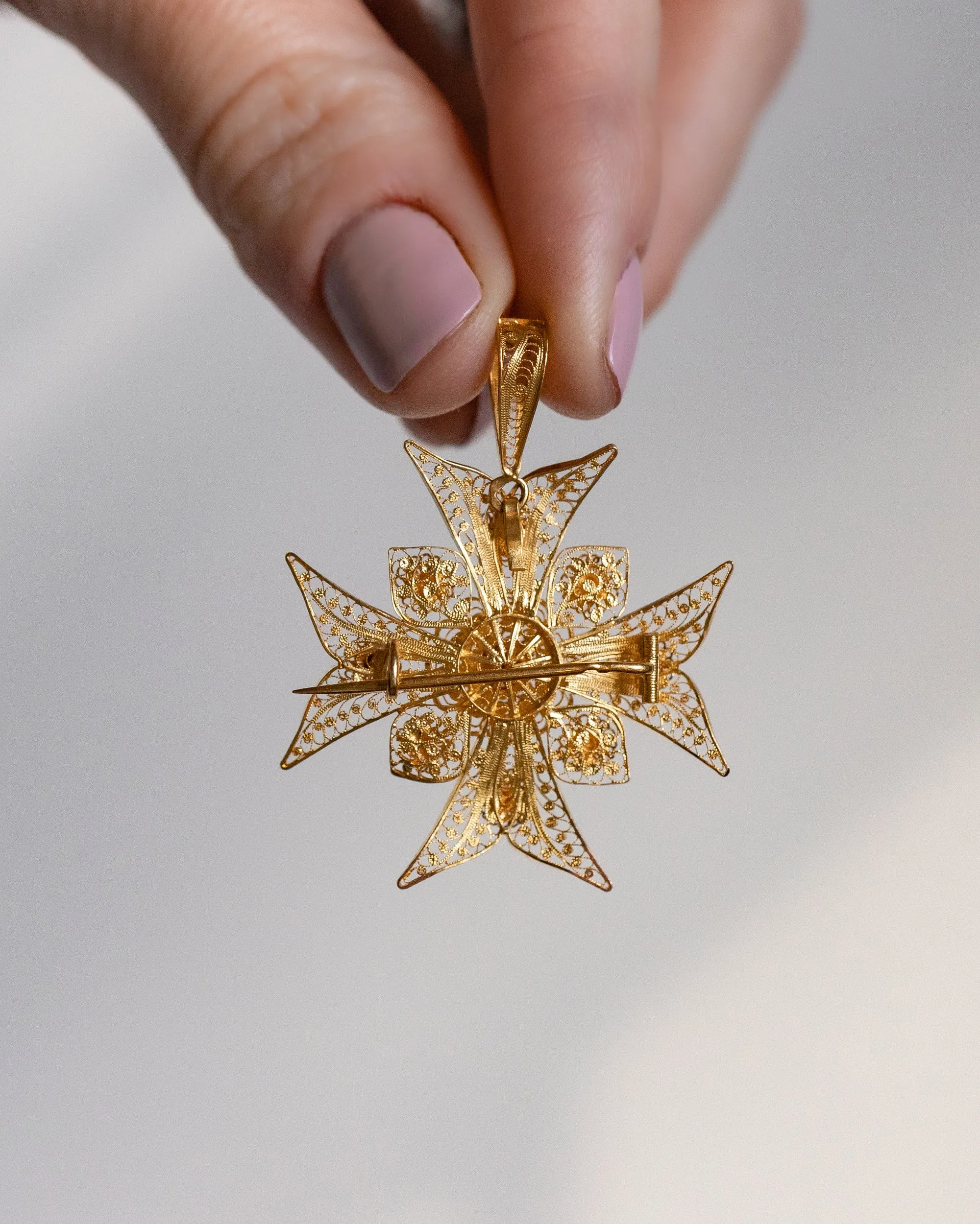 Mid Victorian 18k  Portuguese Cannetille Wirework Maltese Cross Converter Pendant