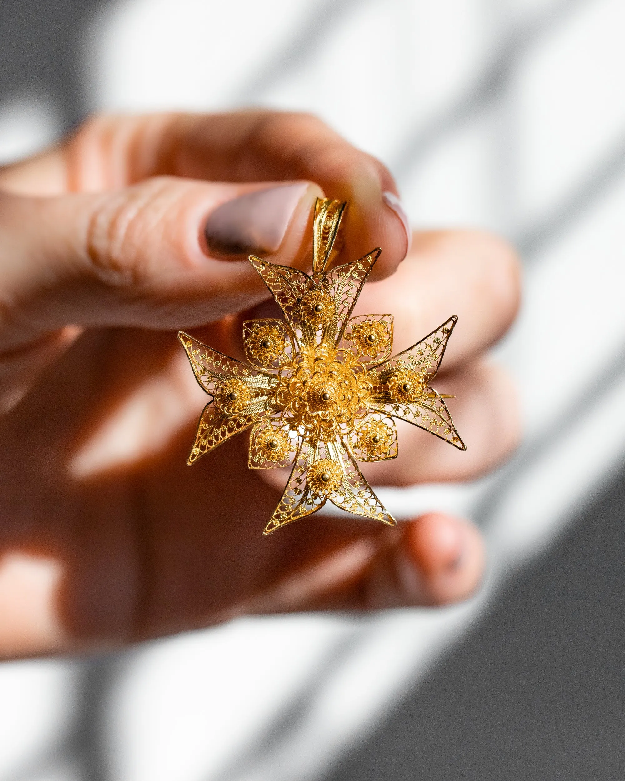 Mid Victorian 18k  Portuguese Cannetille Wirework Maltese Cross Converter Pendant