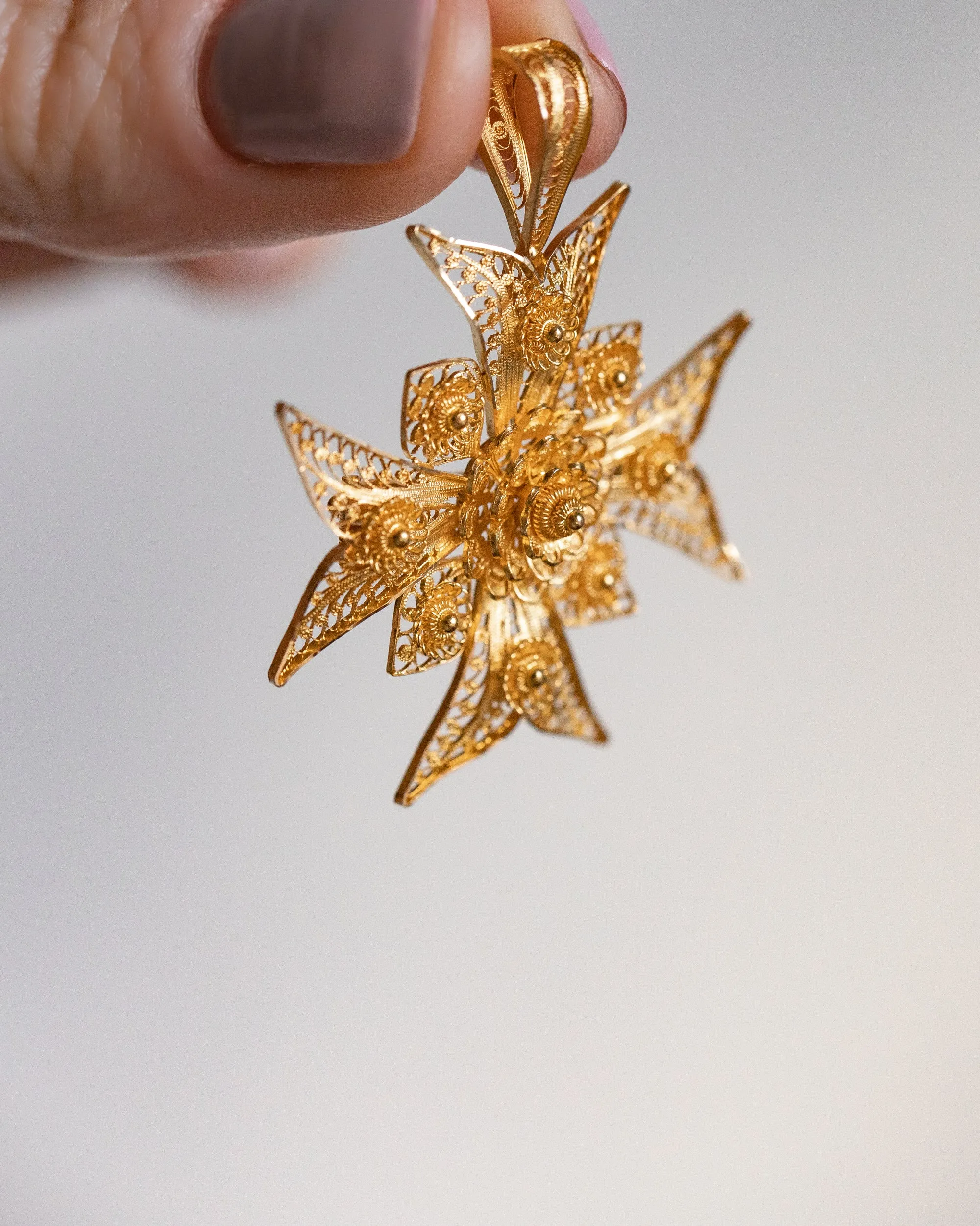 Mid Victorian 18k  Portuguese Cannetille Wirework Maltese Cross Converter Pendant