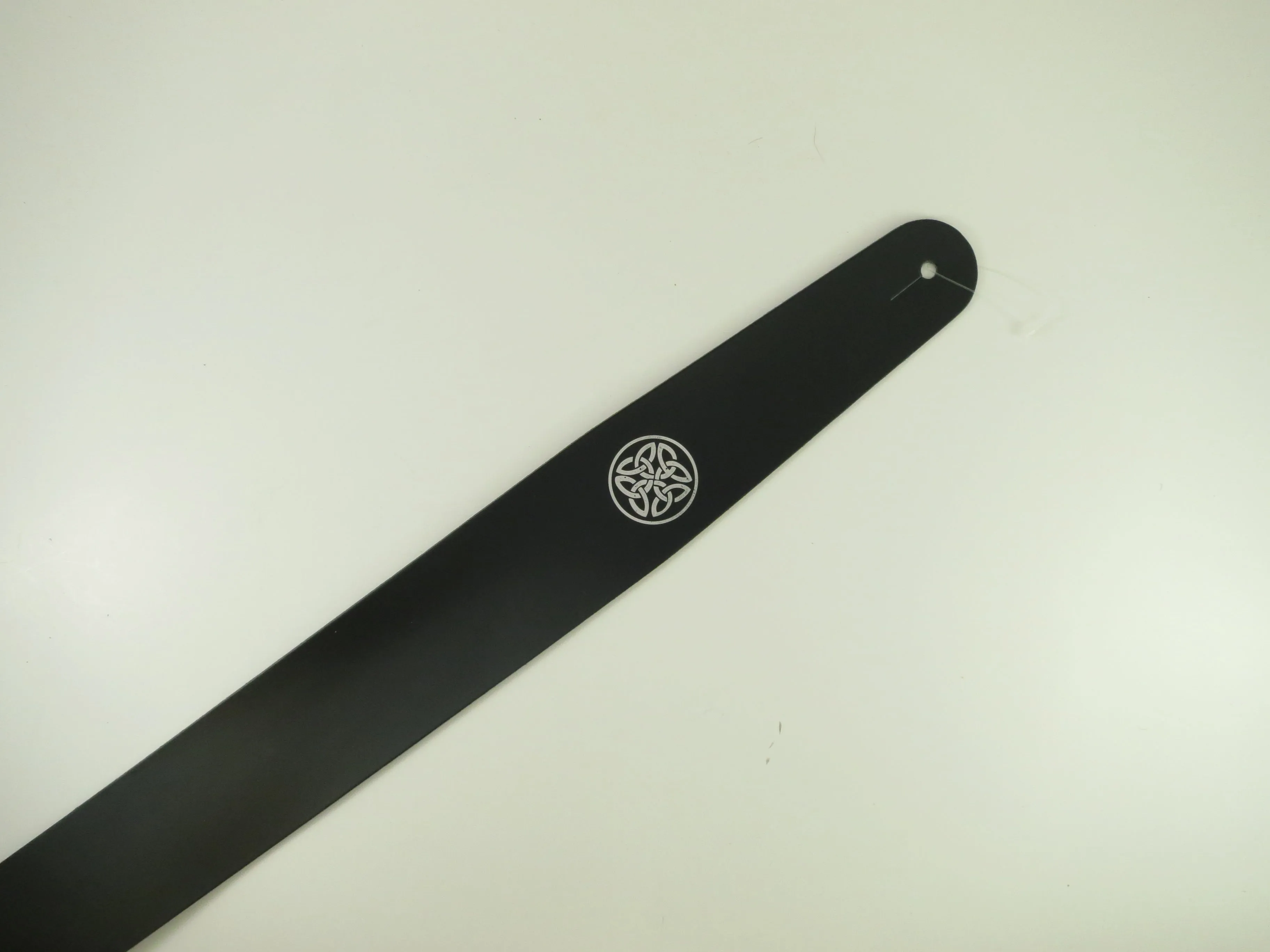 Planet Waves 25BL00 2.5" Basic Classic Leather Guitar Strap - Design Black