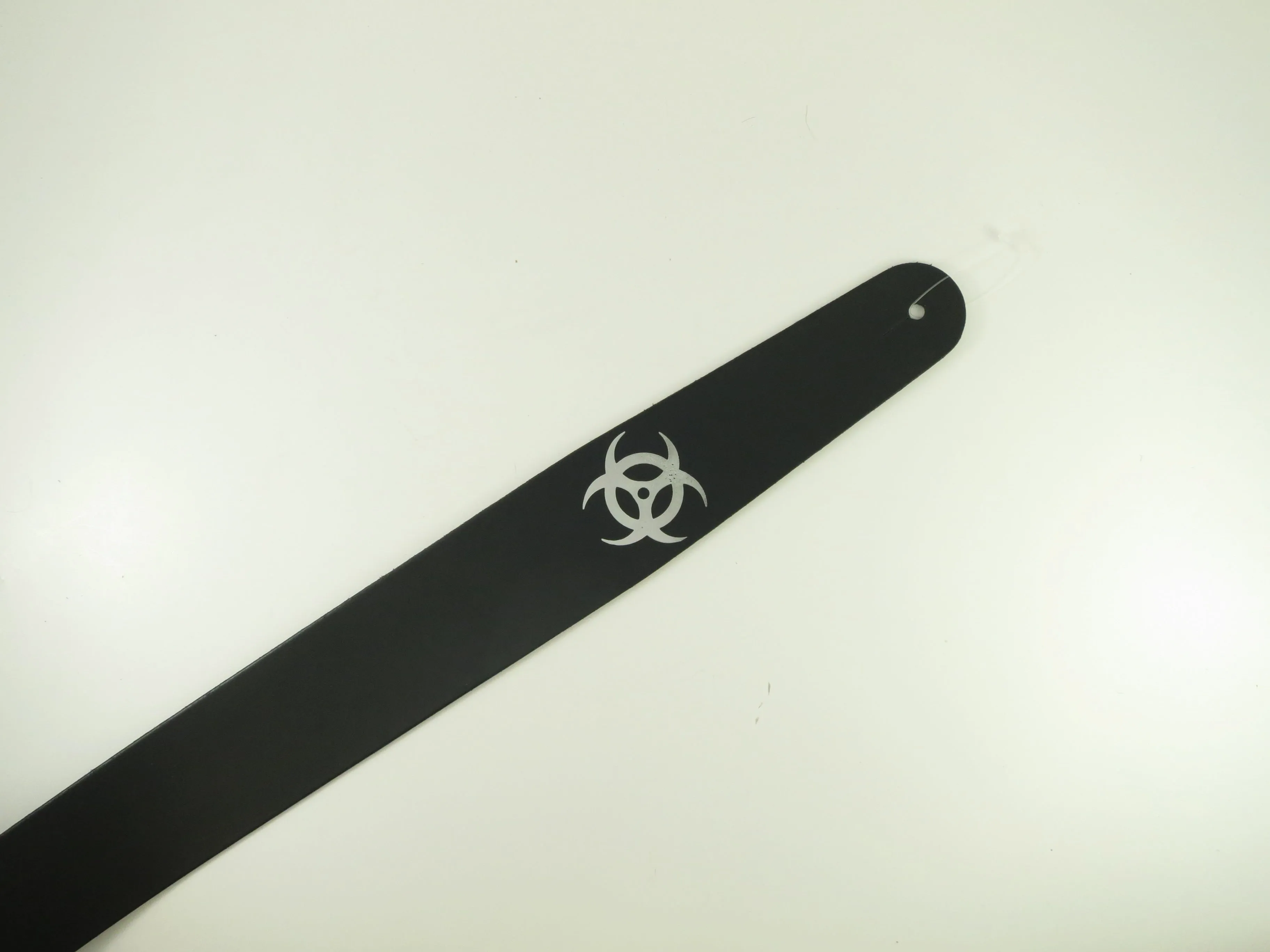 Planet Waves 25BL00 2.5" Basic Classic Leather Guitar Strap - Design Black