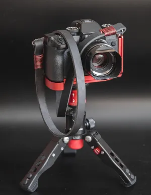 Real Pull-Up  Waxed Leather Camera Strap - Black 15mm