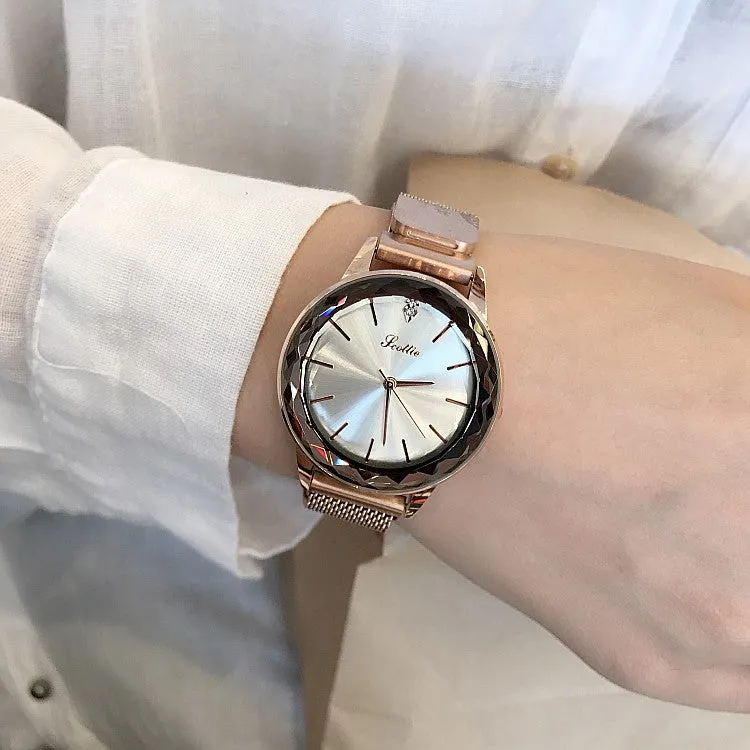 Round Dial Magnetic Strap Women's Watch