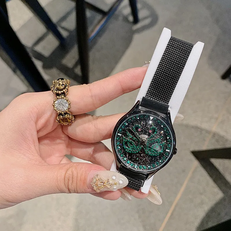 Swan Pattern Magnetic Strap Women's Watch