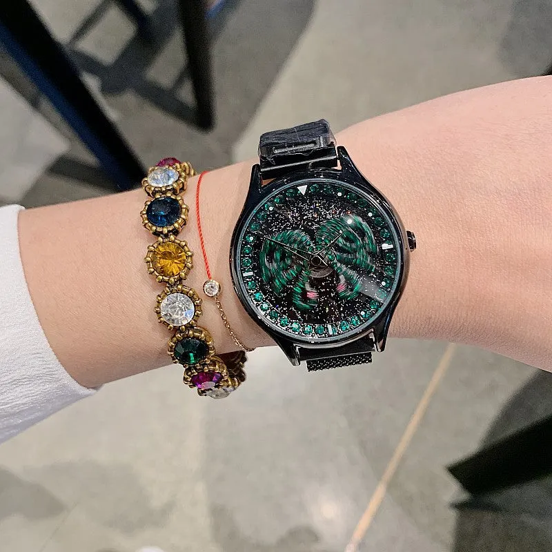 Swan Pattern Magnetic Strap Women's Watch
