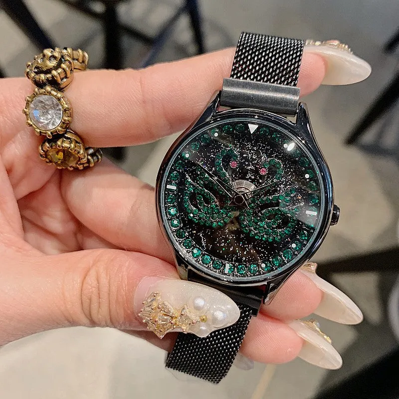 Swan Pattern Magnetic Strap Women's Watch