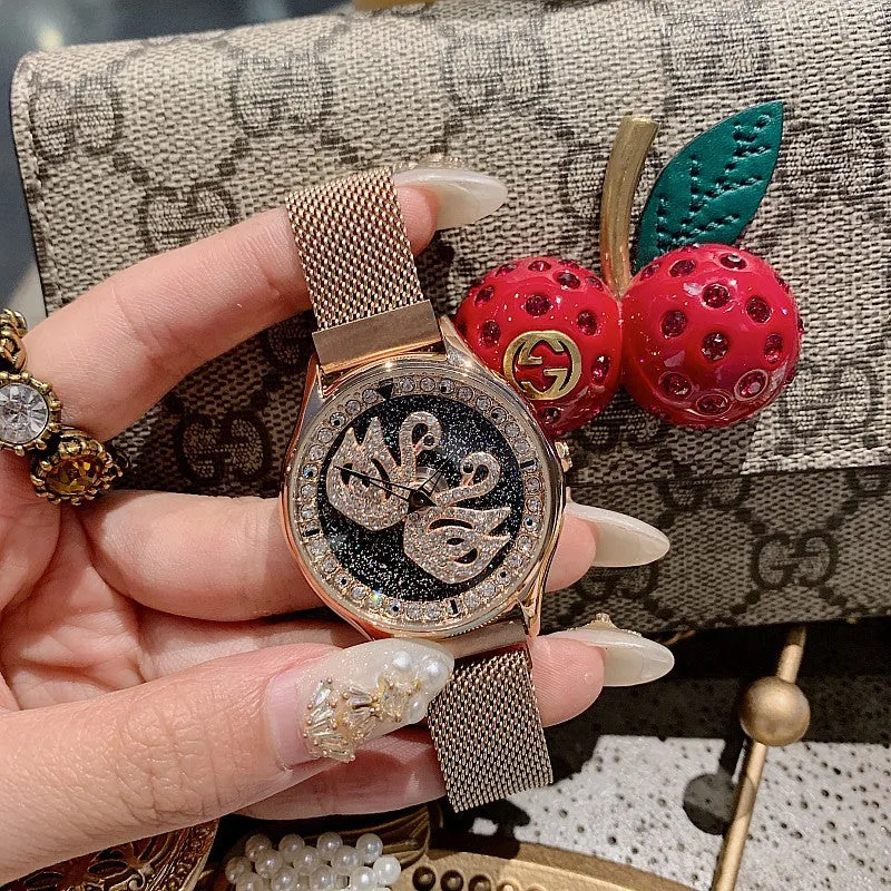 Swan Pattern Magnetic Strap Women's Watch