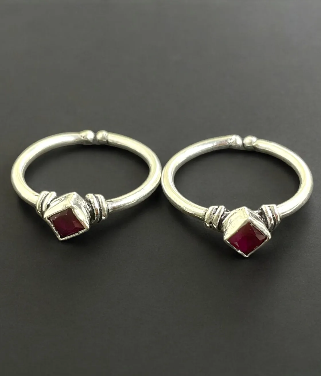 The Maruka Silver Gemstone Toe-Rings