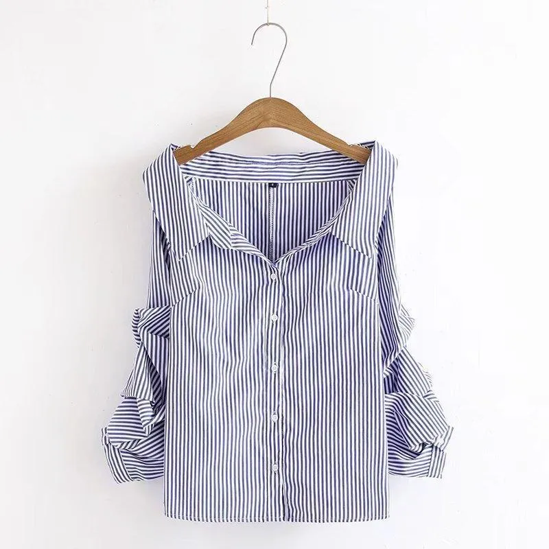 Turn-Down Collar and Gathered Sleeve Shirt