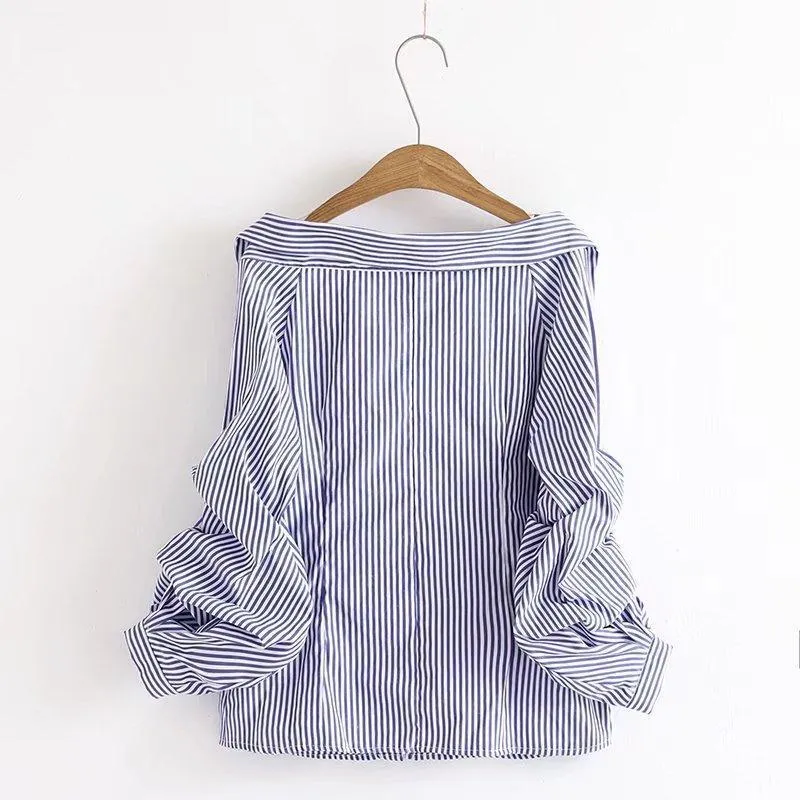 Turn-Down Collar and Gathered Sleeve Shirt