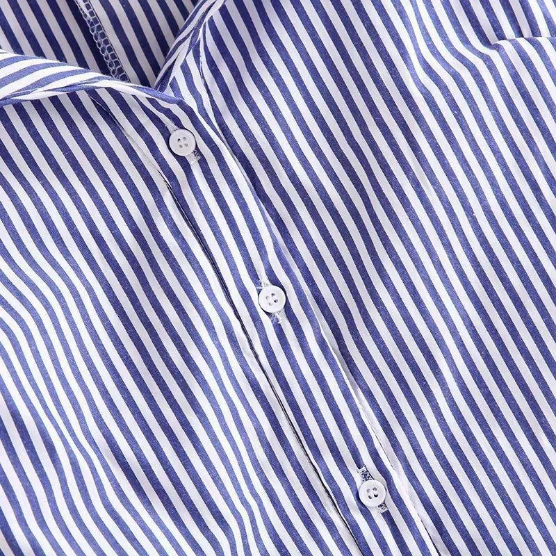 Turn-Down Collar and Gathered Sleeve Shirt