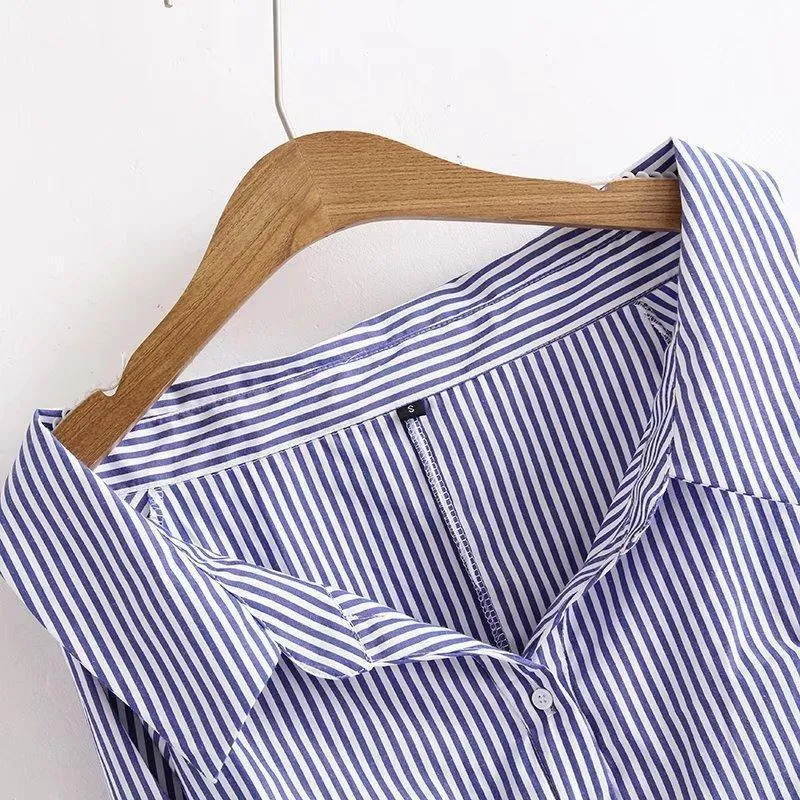 Turn-Down Collar and Gathered Sleeve Shirt