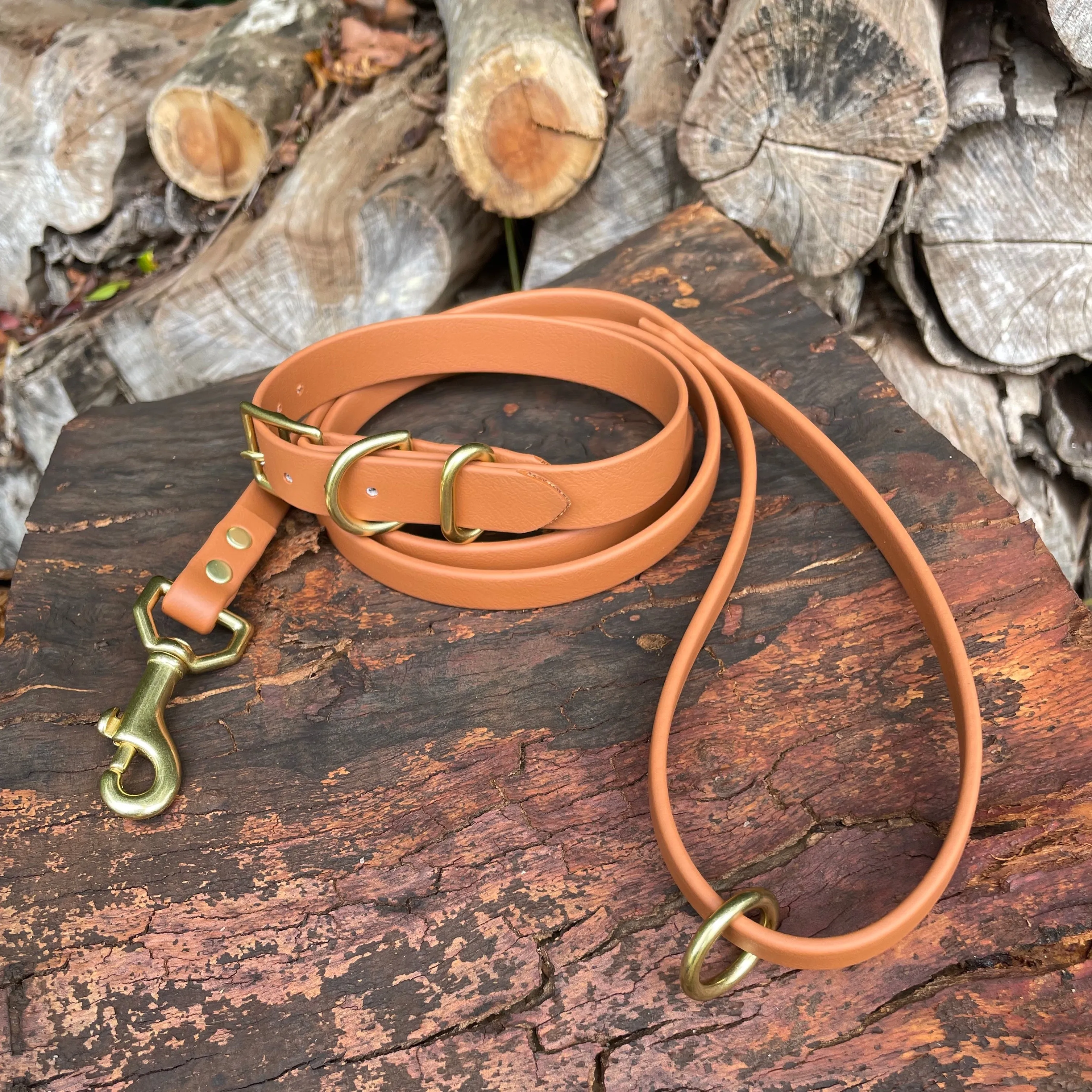 Waterproof Buckle Collar : Mocha   Brass